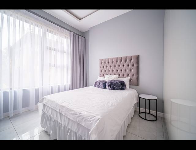 3 BEDROOM TOWNHOUSE FOR SALE IN IZINGA RIDGE